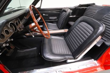 Ford Mustang - 8
