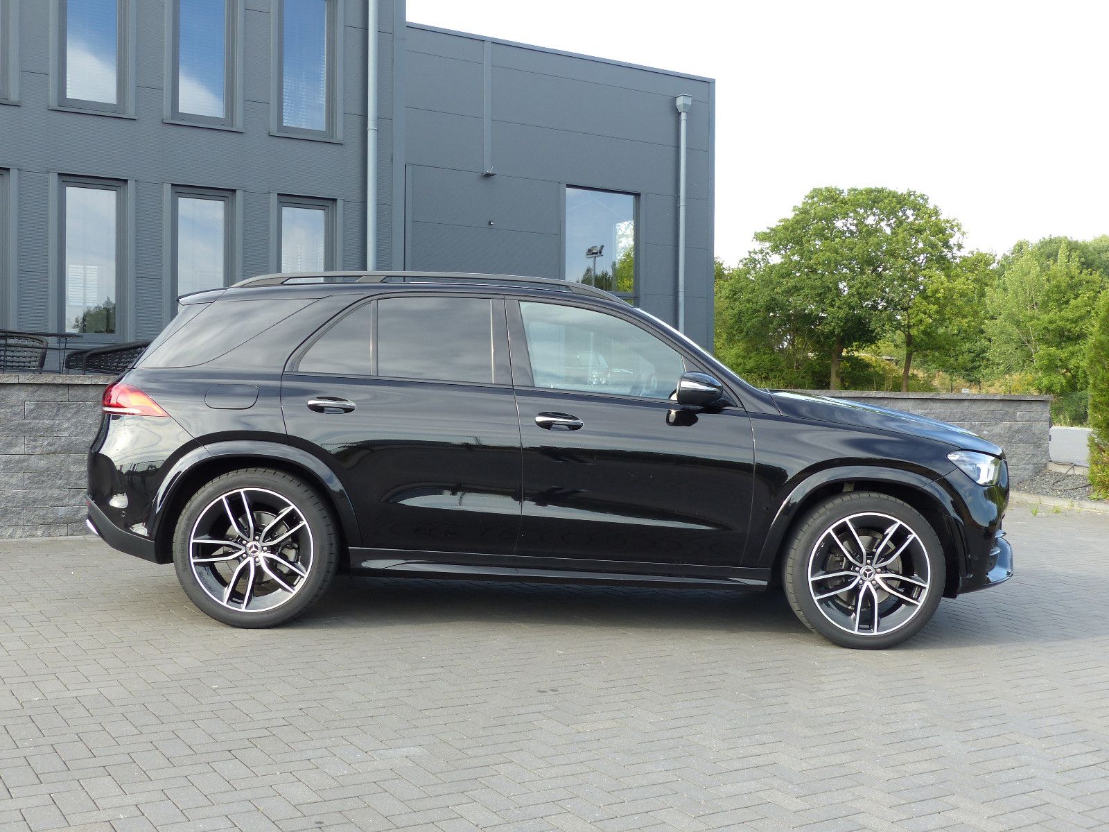 Fahrzeugabbildung Mercedes-Benz GLE 400 d 4Matic AMG*Bur,Night,Pano,AHK*