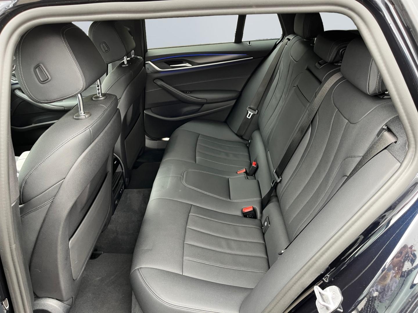BMW 520 d xDrive Touring M Sport *LED*HiFi*Leder*ACC