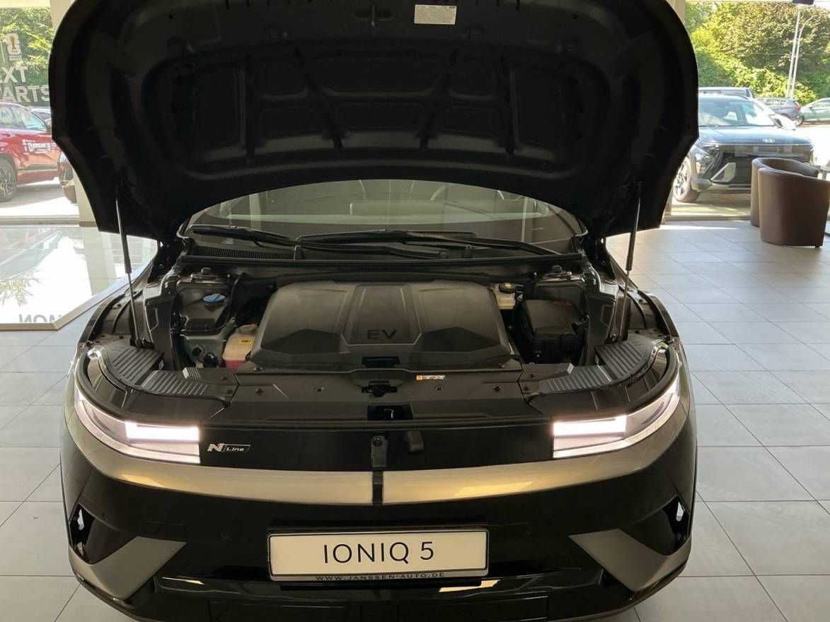 Fahrzeugabbildung Hyundai IONIQ 5 84 kWh Allrad (325 PS) N Line Park-Paket