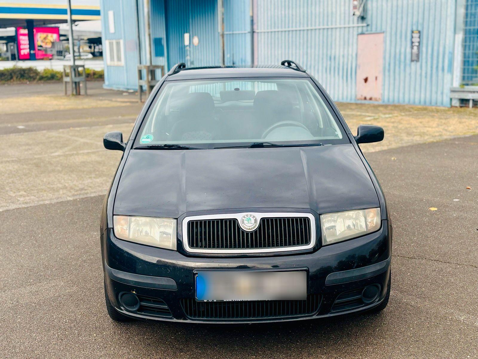 Skoda Fabia 2007 — rear view
