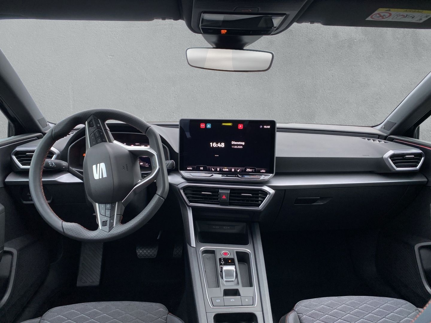 Fahrzeugabbildung SEAT Leon 1.5 eTSI 110 kW FR*NAVI*SHZ*Beats*PDC*CAM*