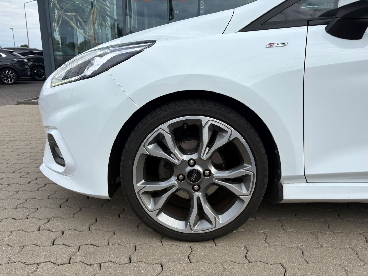 Fahrzeugabbildung Ford Fiesta ST-Line Sitzheizung Lenkradheizung DAB