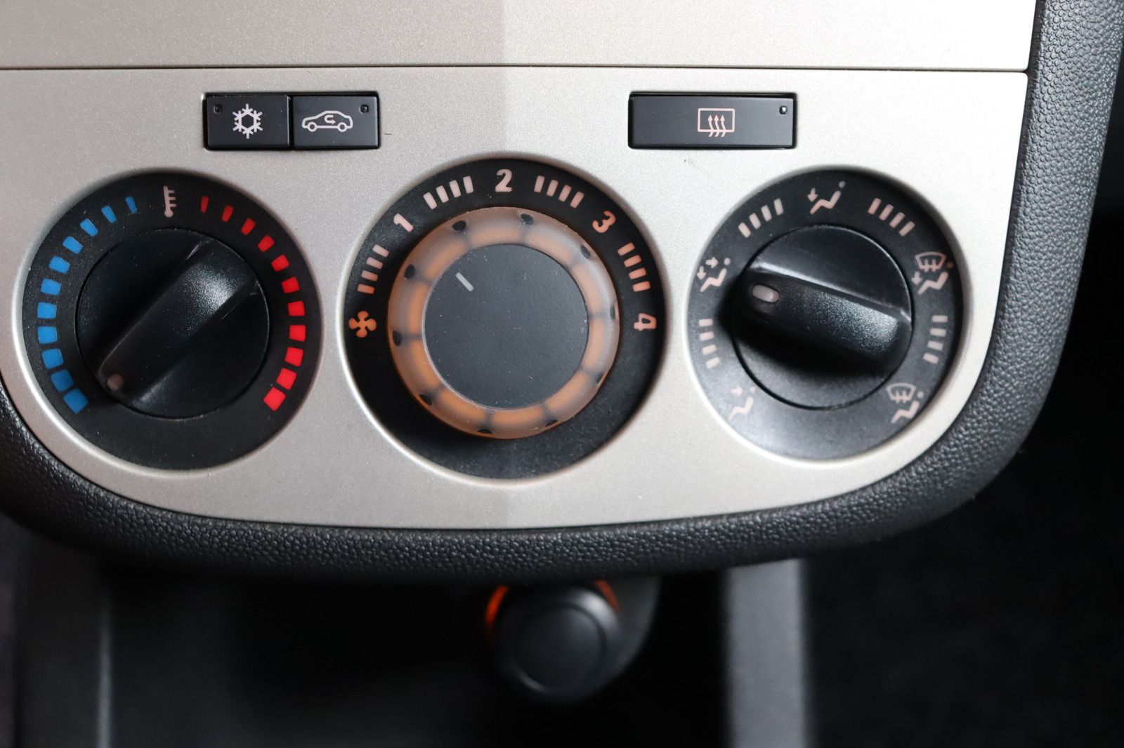 Fahrzeugabbildung Opel Corsa 1.2 16V Klima * wenig km