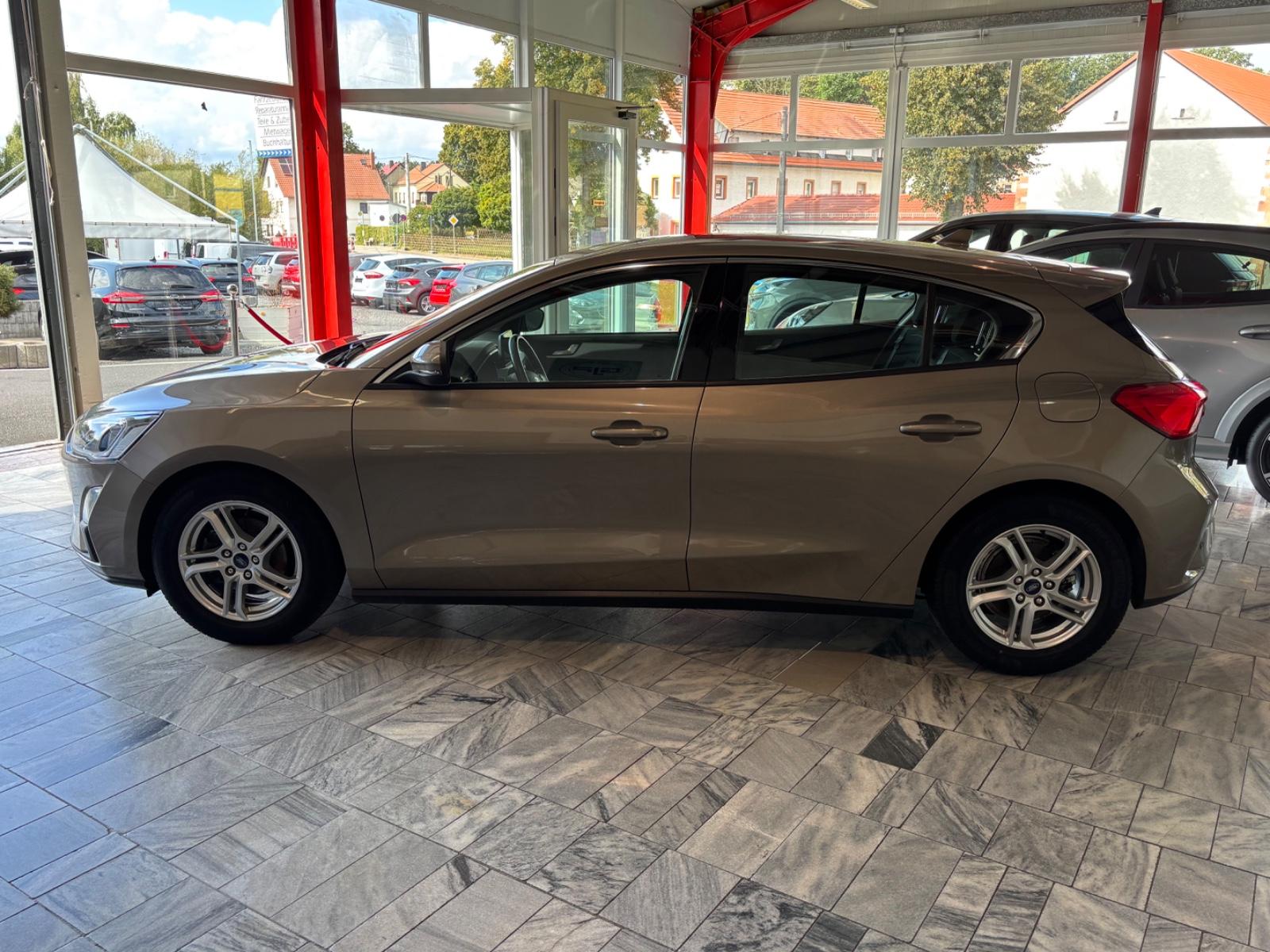 Ford Focus Lim. Cool & Connect Winterpaket Navi