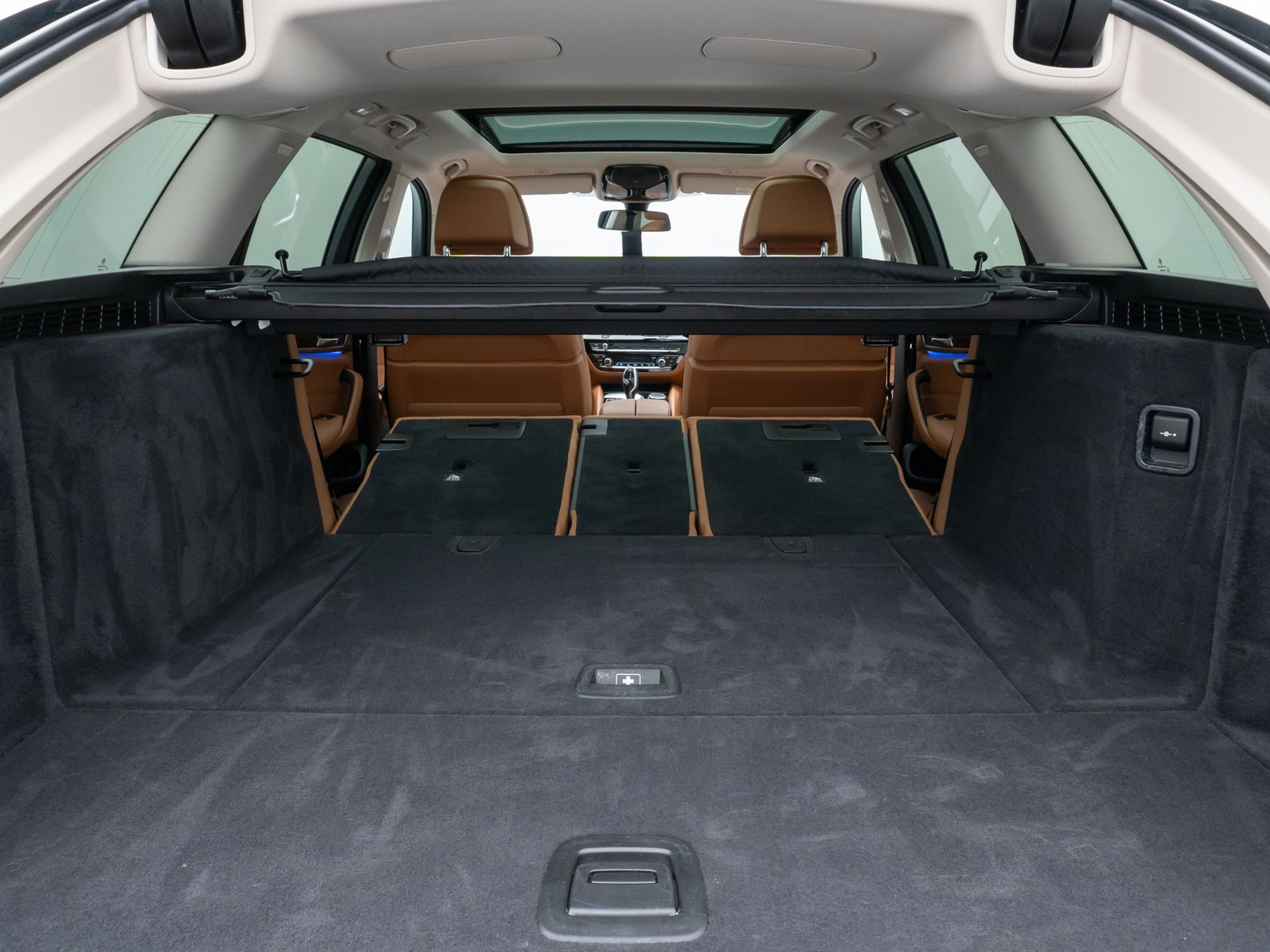 Fahrzeugabbildung BMW 530i xD Luxury Line DAB Kamera HUD HiFi Panorama