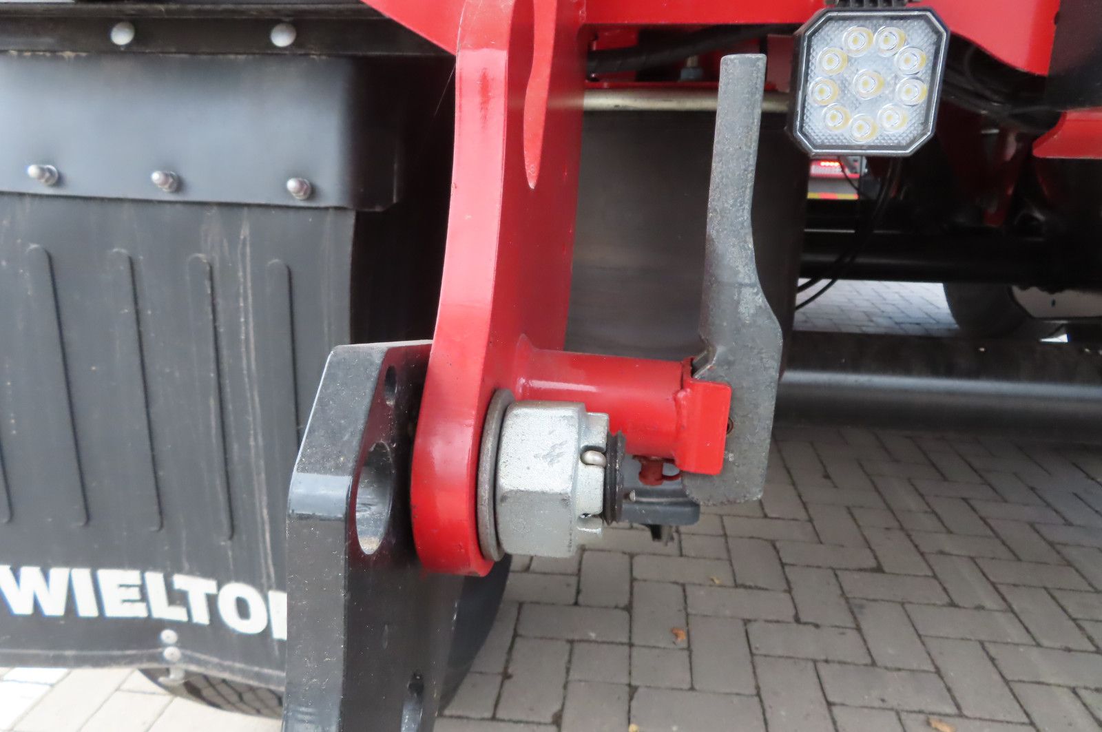 Fahrzeugabbildung Wielton Strong Master 3-Achs Kippsattelauflieger 33 m³