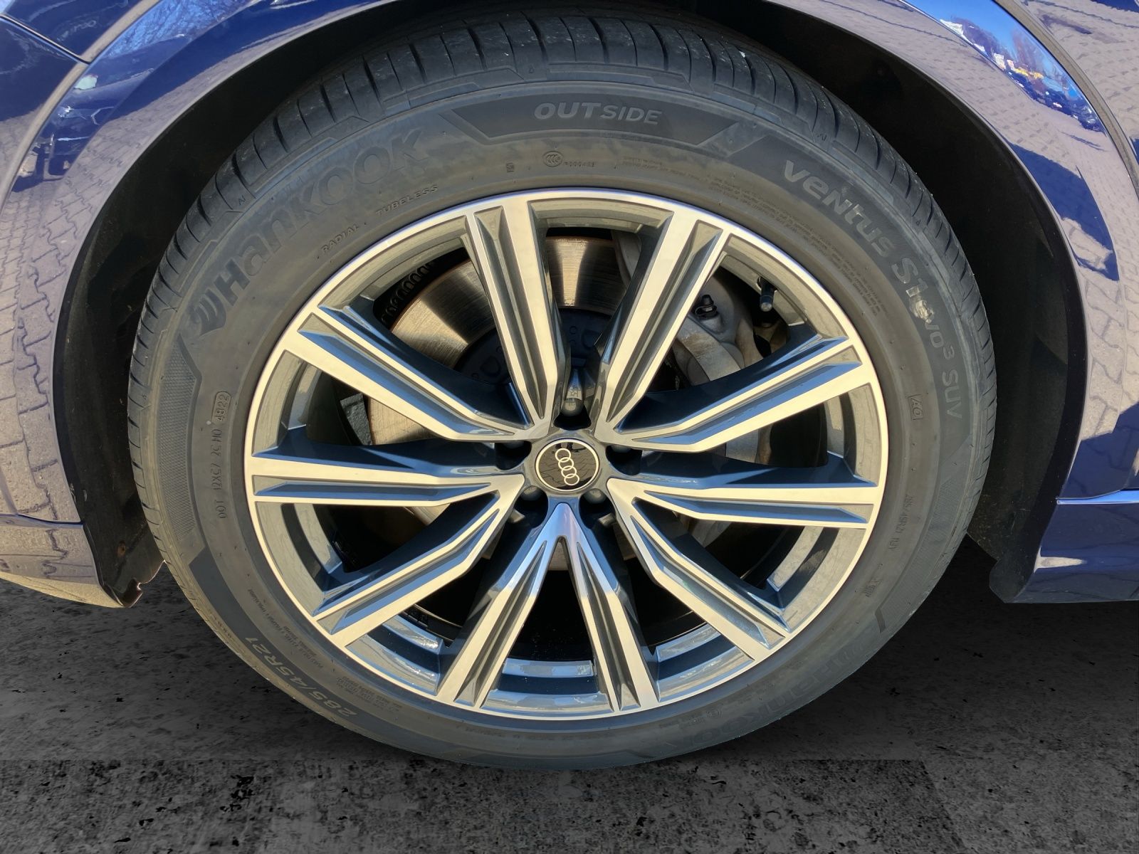 Fahrzeugabbildung Audi Q8 55 TFSI e quattro HD MATRIX AHZV PANO Luft AH