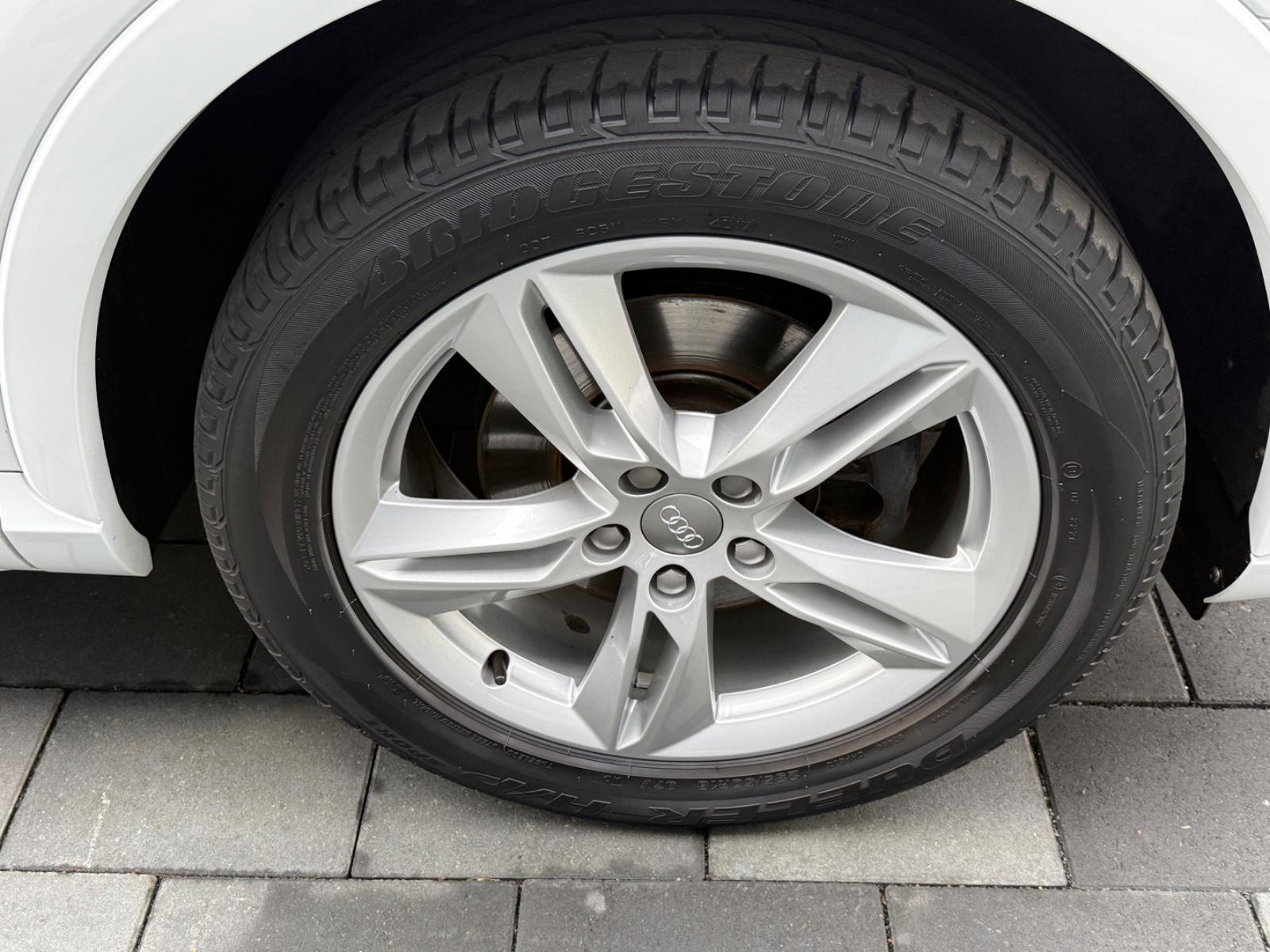 Audi Q3 sport quattro S-Line Sport S-tronic