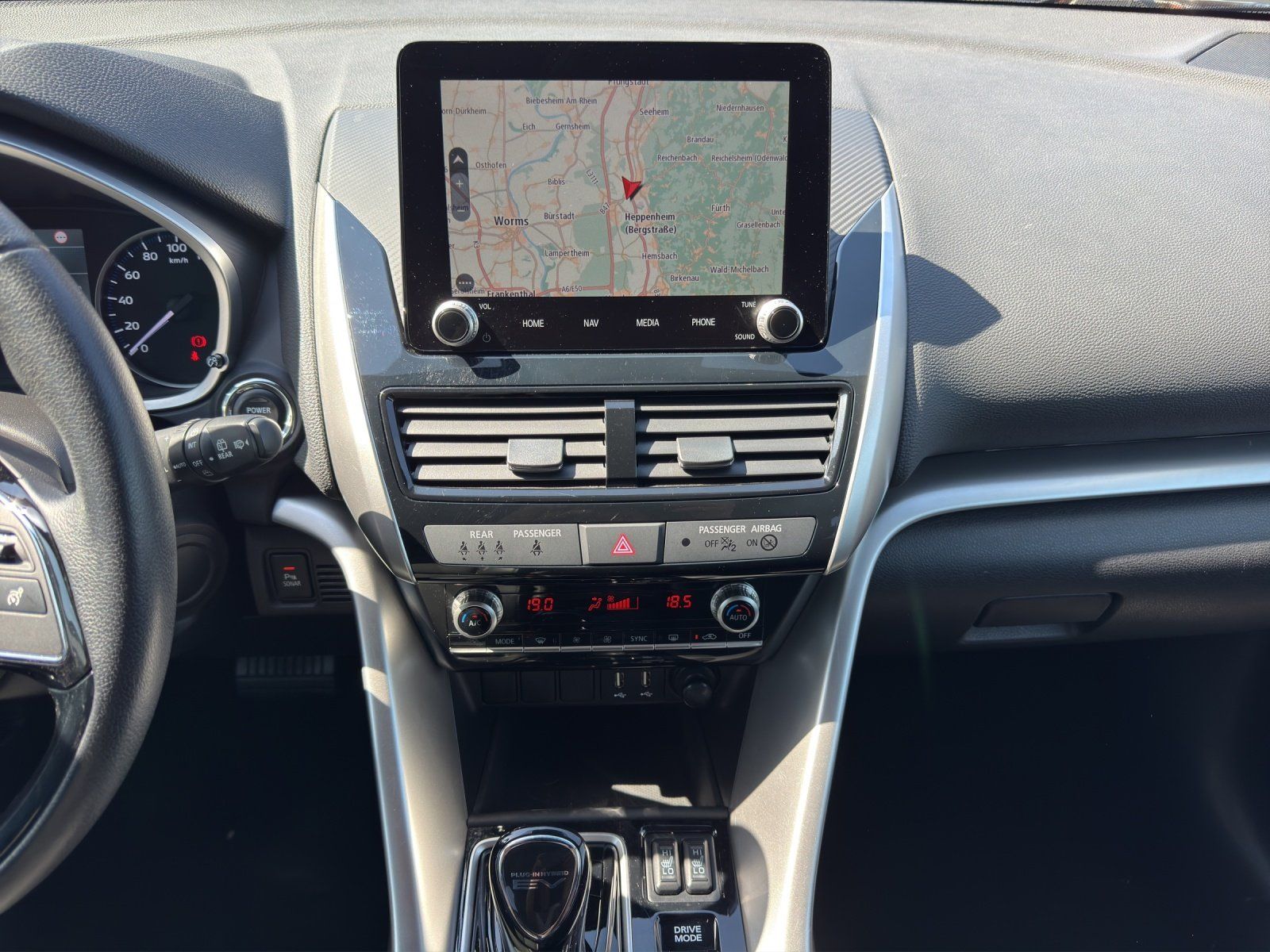 Fahrzeugabbildung Mitsubishi Eclipse Cross 2.4 Plus Hybrid Aut./LED/KAMERA/
