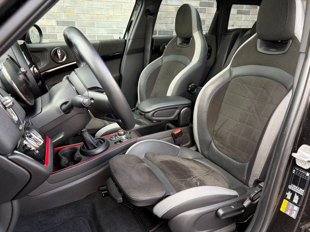 MINI John Cooper Works Countryman 1.5 SE ALL4 JCW - P imagem 2