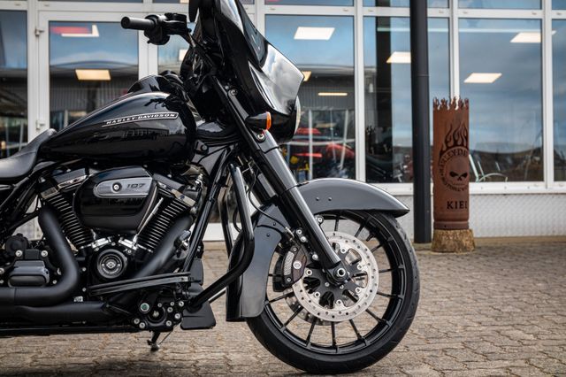 Fahrzeugabbildung Harley-Davidson STREET GLIDE SPECIAL FLHXS