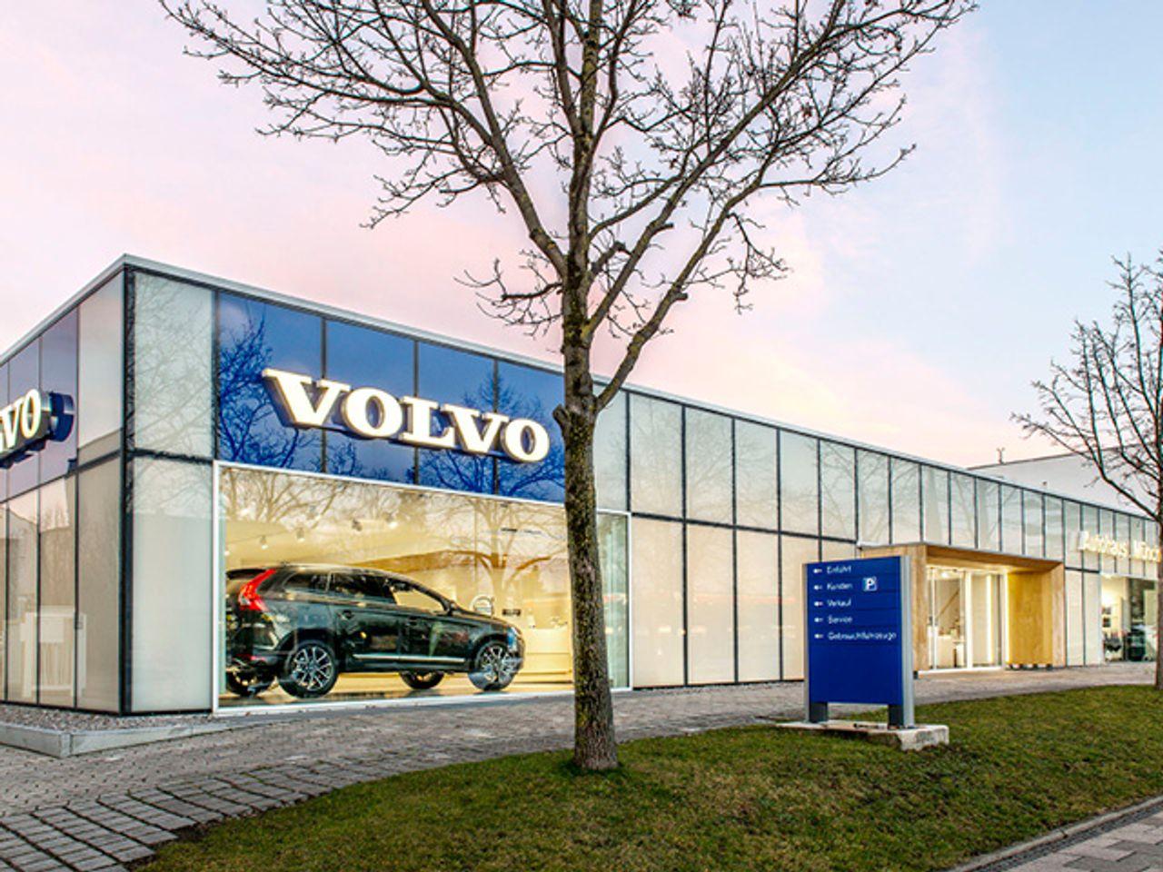 Volvo XC60 B4 (Benzin) Momentum Pro 2WD - Tempo/360°