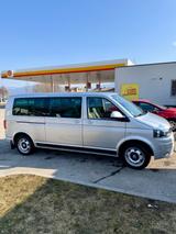 Volkswagen T5 Caravelle TDI, 9Sitze, 4Motion DSG Motor neu - Volkswagen T5 Caravelle aus 2011