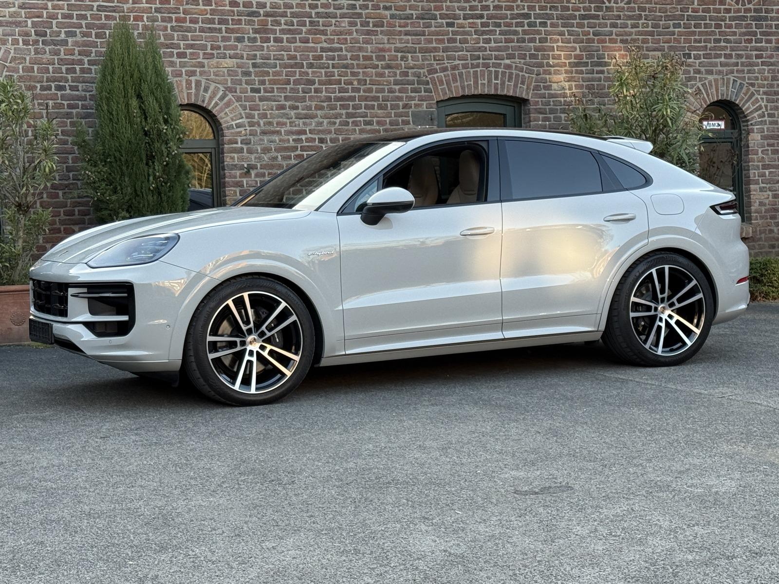 Porsche Cayenne E-Hybrid Coupe SPORTDESIGN*INNODRIVE*22
