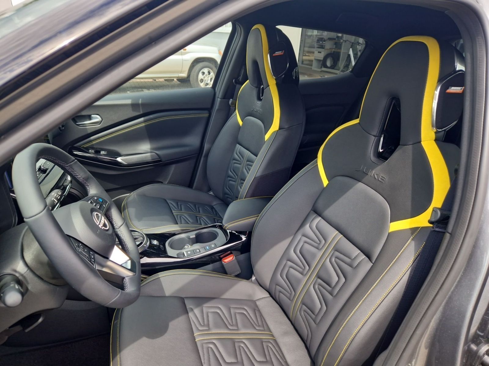 Fahrzeugabbildung Nissan Juke Hybrid N-Sport*Navi *360°Kamera*PDC*Leder