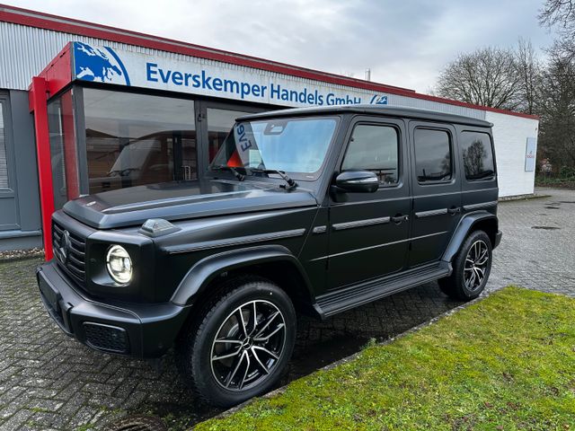 Mercedes-Benz G450d AMG Line/MAGNO BLACK/RED on stock