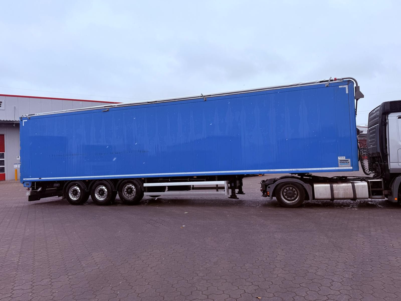 Fahrzeugabbildung Knapen K100 Schubboden 92m³  elektr. Verdeck 10mm Boden