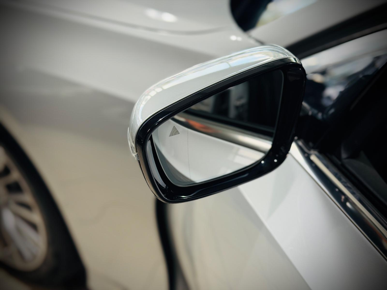 BMW 330 i xDrive Lim. Luxury Line|1.HAND|NAVI|LEDER|
