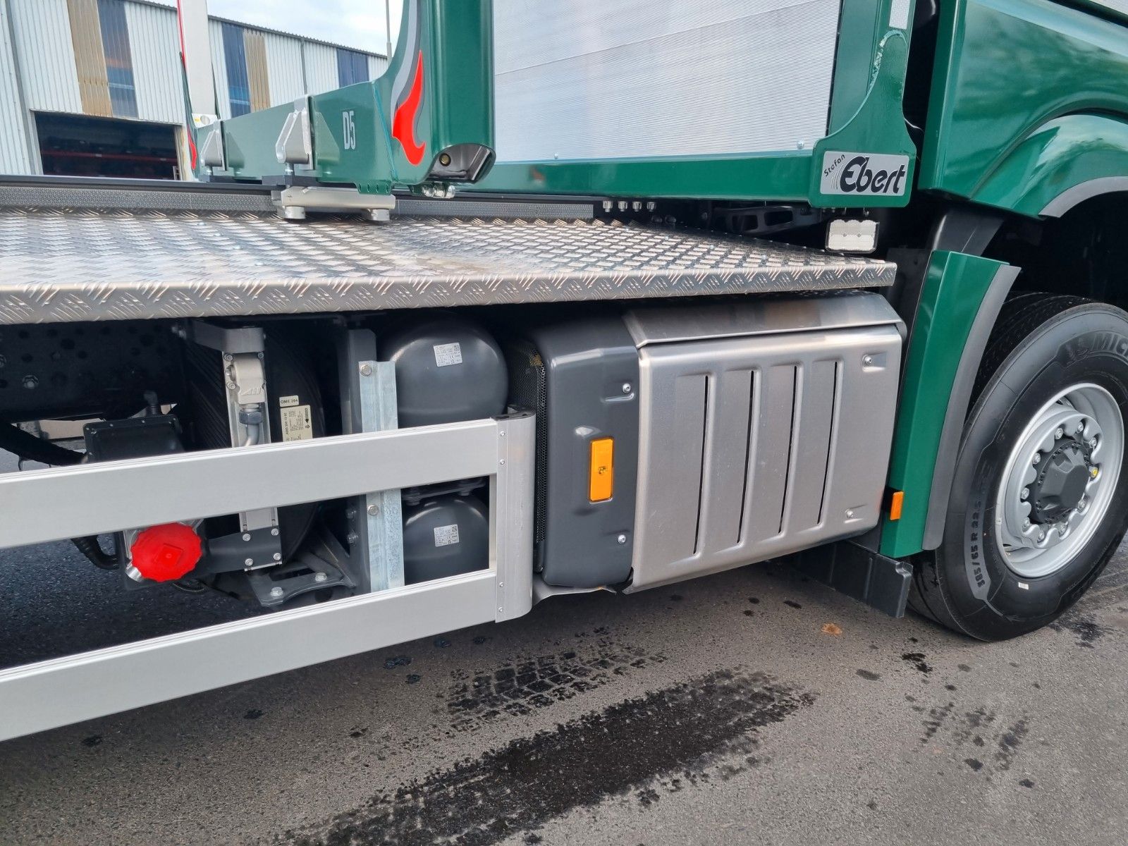 Fahrzeugabbildung Mercedes-Benz Arocs 2751 L 6x2/4 HAD Palfinger Epsilon TZ12