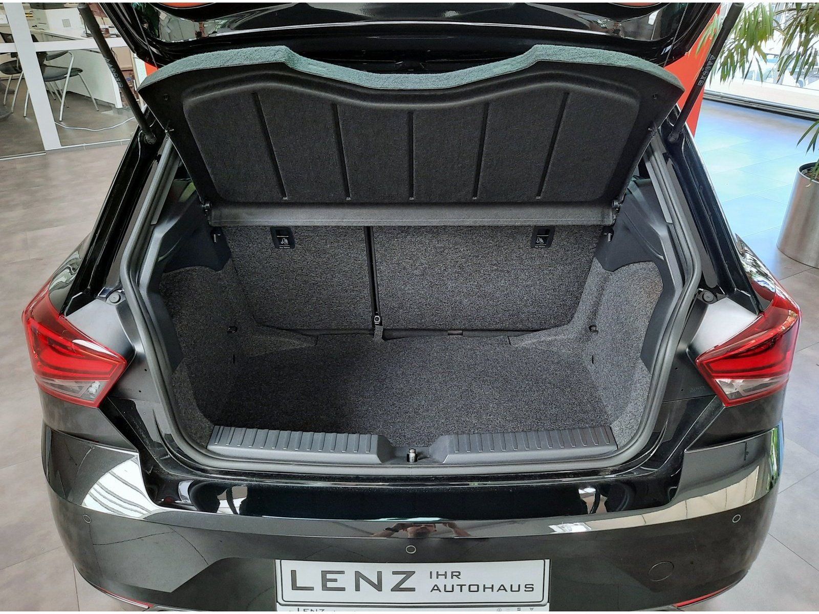 Fahrzeugabbildung SEAT Ibiza FR TSI DSG *Cam*LED*Sitzhzg*PDC*APP*ACC*