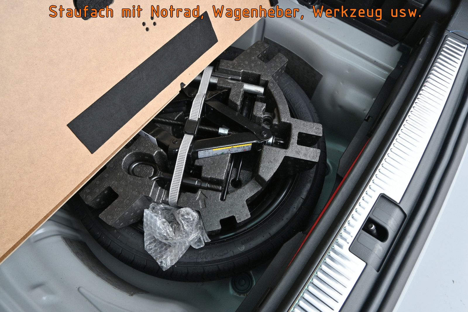 Fahrzeugabbildung SKODA Superb 2.0 TDI DSG 4x4 SCOUT Combi °ACC°AHK°STHZ