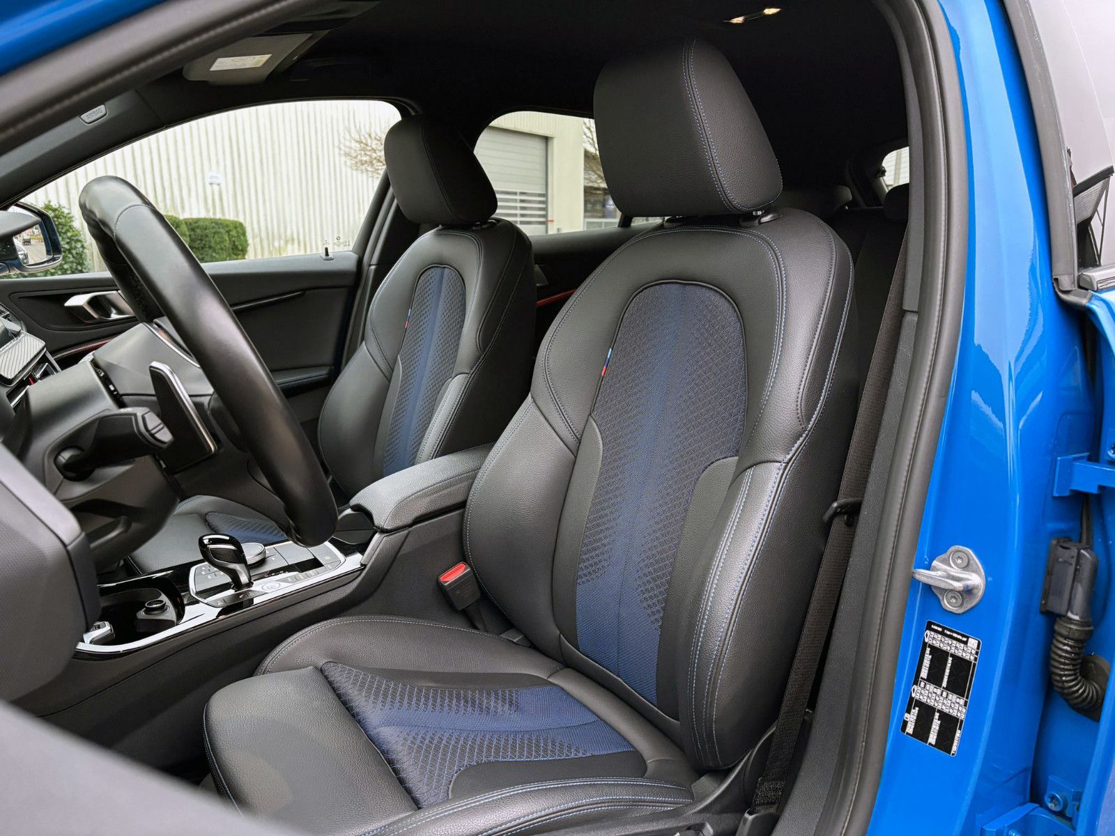 Fahrzeugabbildung BMW 120i Steptr. M-Sport Temp. NAV PDC LED AHK SHZ