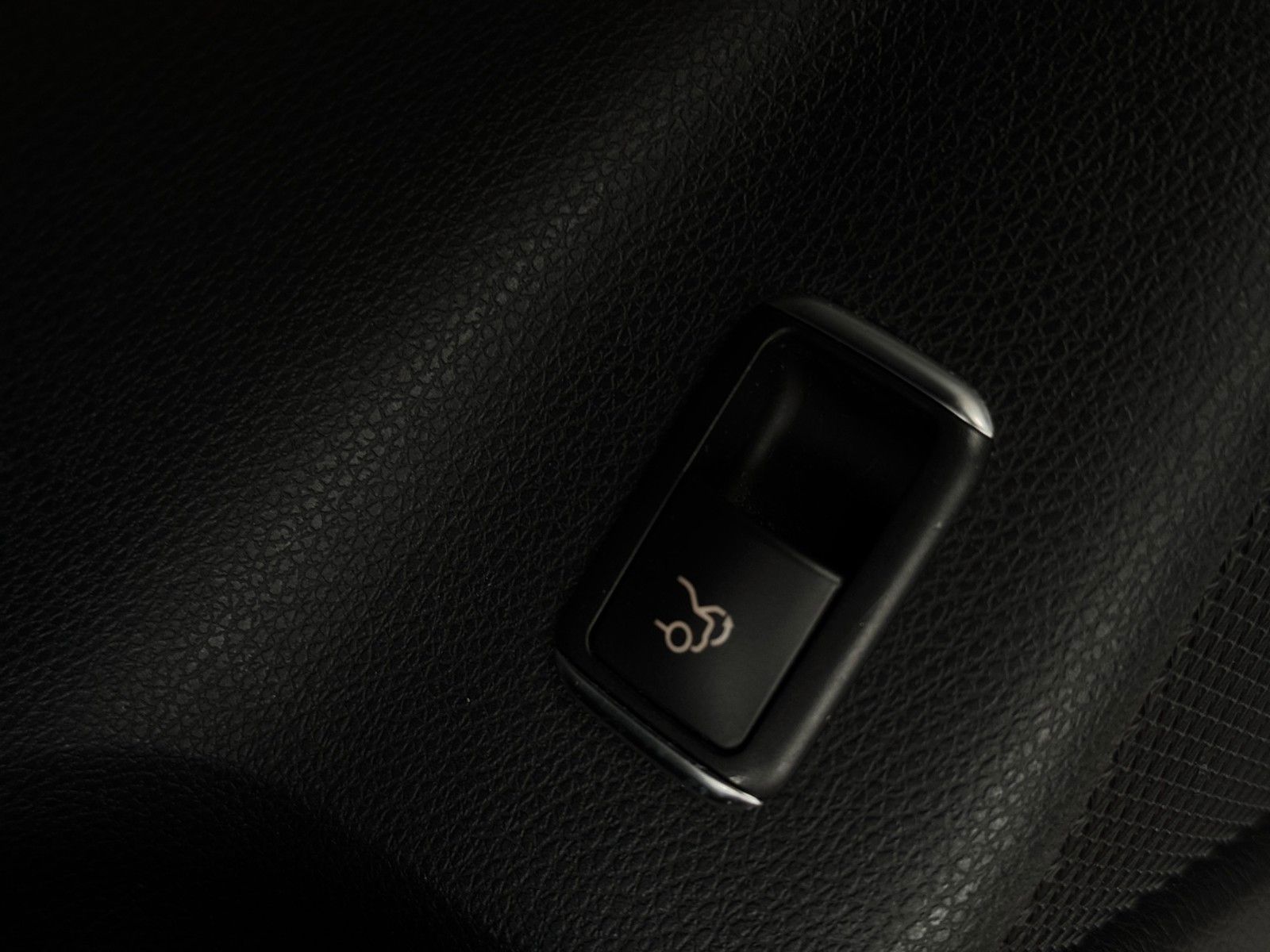 Fahrzeugabbildung Mercedes-Benz CLA 180 *Pano*Automatik*Bi-Xen*Navi*Sitzheizung