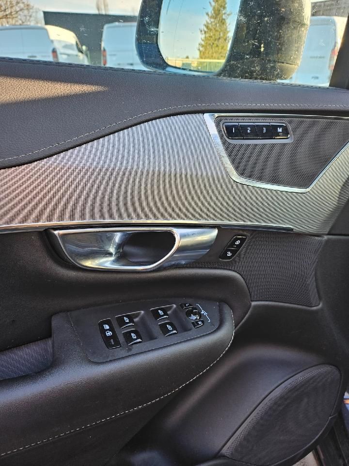 Fahrzeugabbildung Volvo XC90 R Design AWD