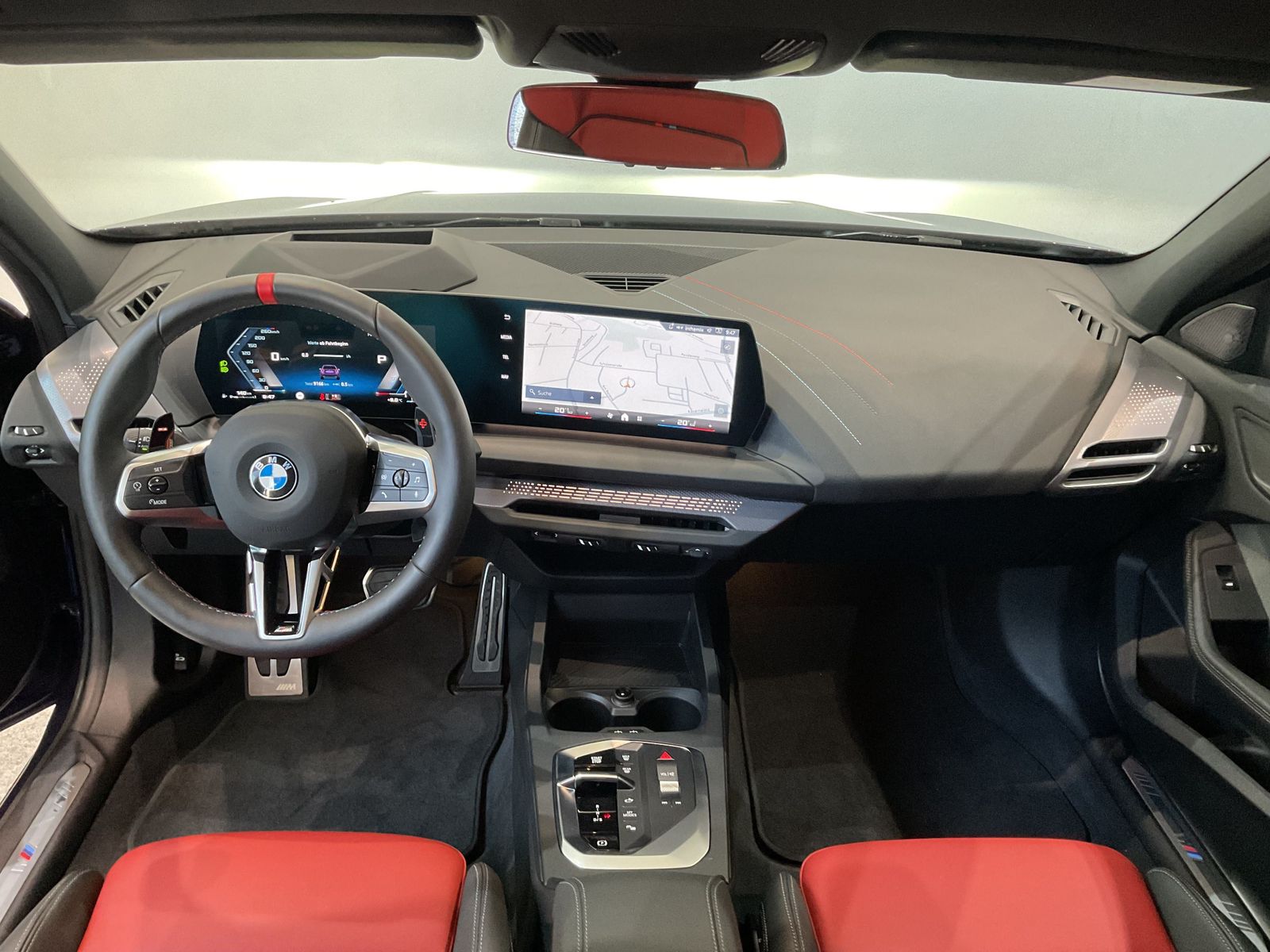 Fahrzeugabbildung BMW M135 xDrive M Sportpaket Pro, M Sportsitze, Head