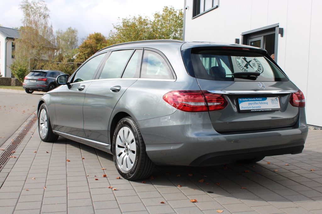 MERCEDES-BENZ C 220 d T LED AUT SHZ KAM NAVI PDC