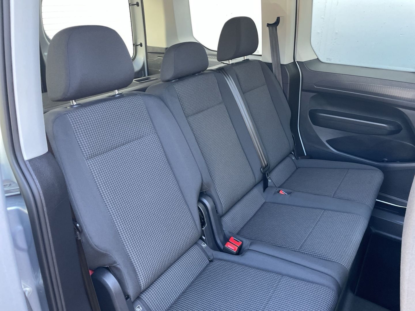 Caddy 1.5 TSI DSG App-Connect/GRA/PDC vo+hi/DAB