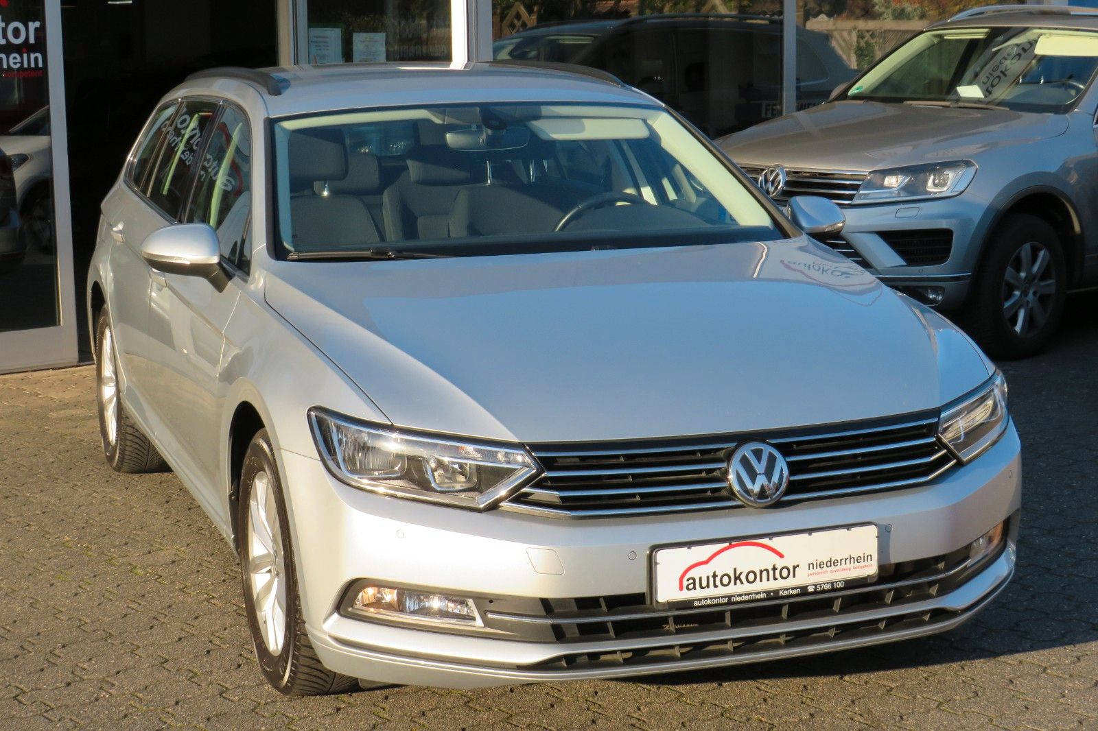Fahrzeugabbildung Volkswagen Passat Variant Comfortline TDI DSG AHK NAVI