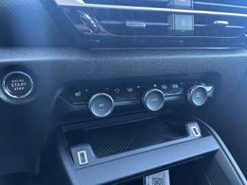 Citroën C4 Hybrid 145 Max KAMERA LED NAVI SHZ ALU