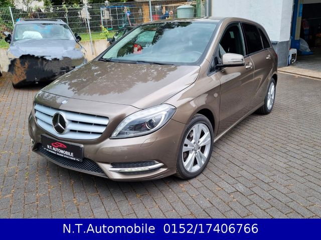 Mercedes-Benz B 200*NUR 92 TKM*2HAND*NAVI*XENON*2xPDC*SHZ*17 "