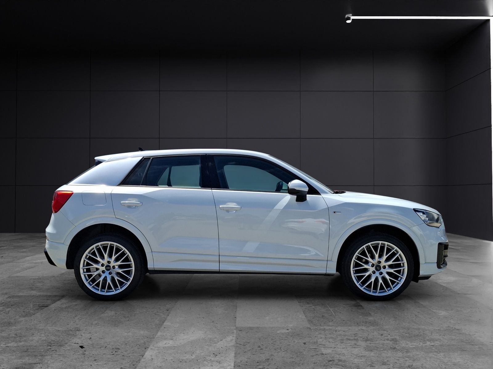 Fahrzeugabbildung Audi Q2 TFSI quattro S-Line Navi AVC ACC PDC SHZ APP