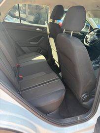 Volkswagen T-Roc - 8