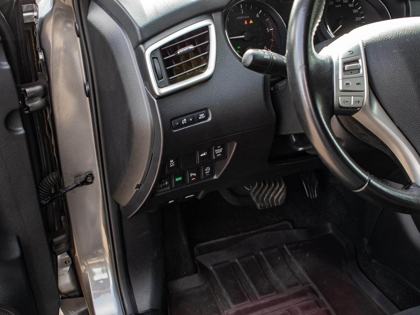 Nissan X-Trail N-Vision 4x4 Panorama Navi 360 Kamera Me