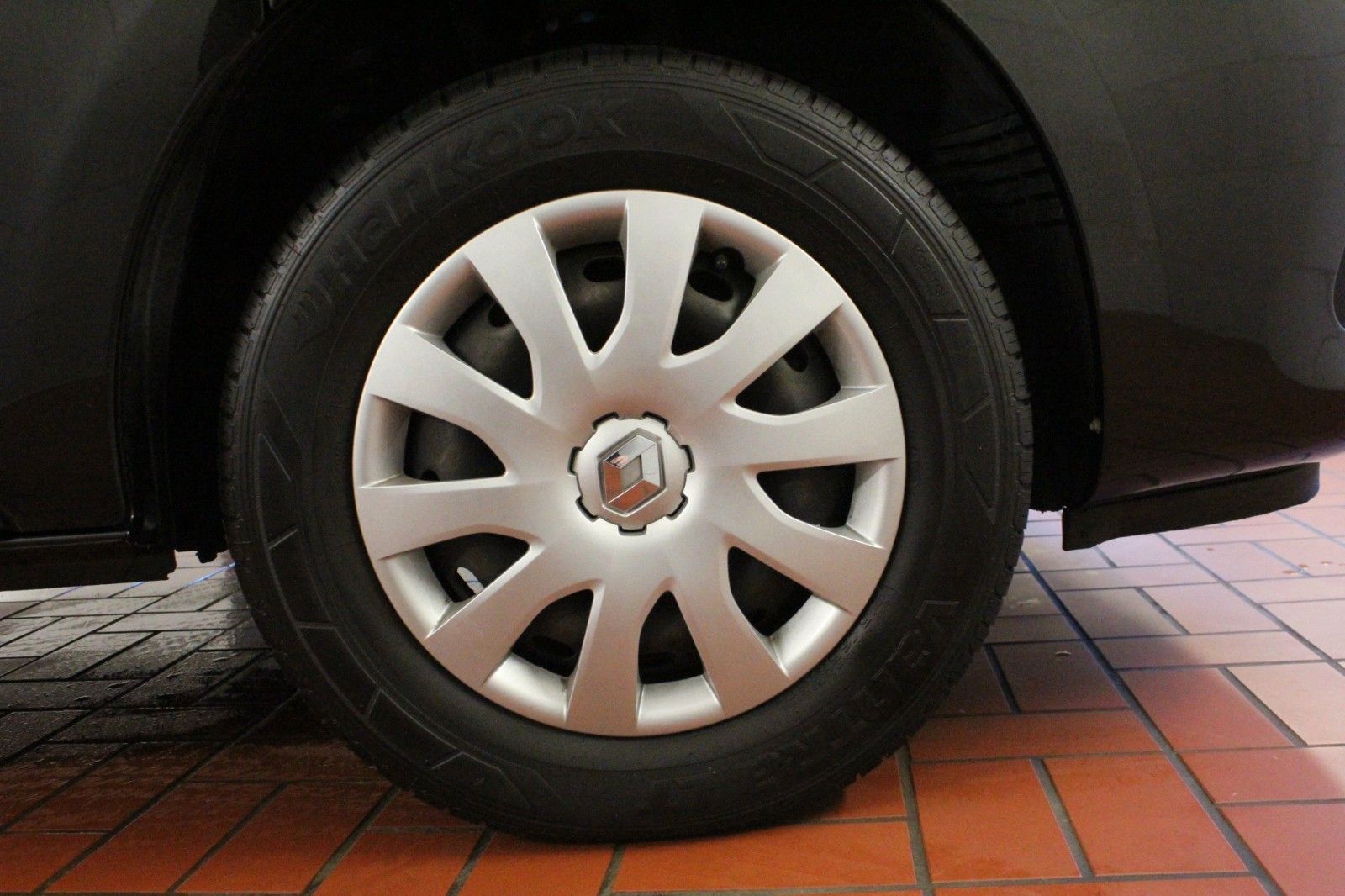 Fahrzeugabbildung Renault Trafic Grand dCi 145 Passenger *Navi*AHK*