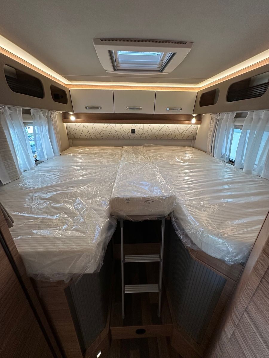 Fahrzeugabbildung Weinsberg CaraCompact EDITION PEPPER 600 MEG Premium Tür