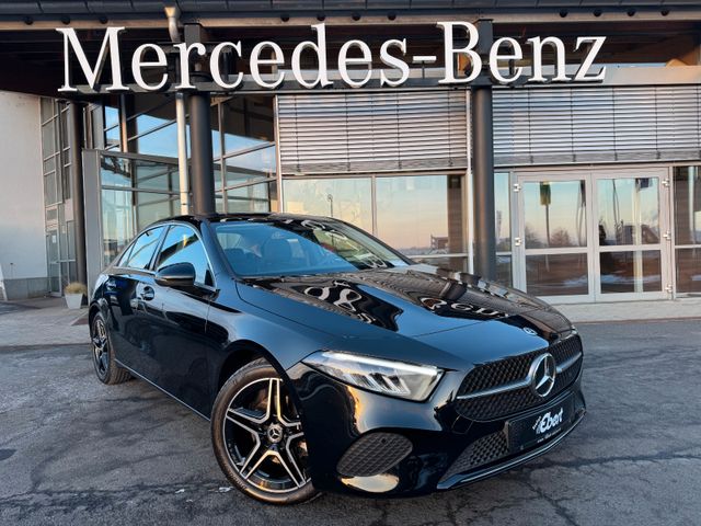 Mercedes-Benz A 180 Pano+Ambiente+MBUX+Keyless+Leder+AMG18`