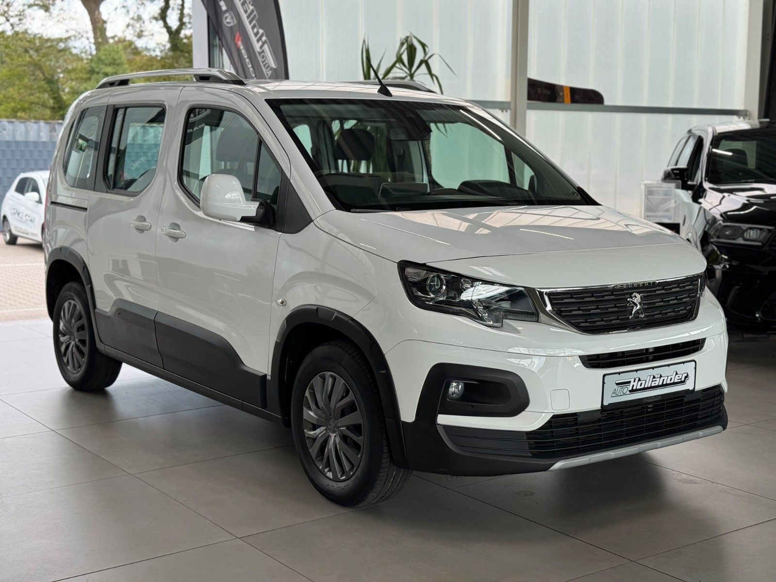 Fahrzeugabbildung Peugeot Rifter 1.5 HDI Allure AHK Klima Drive-Assist-Pak