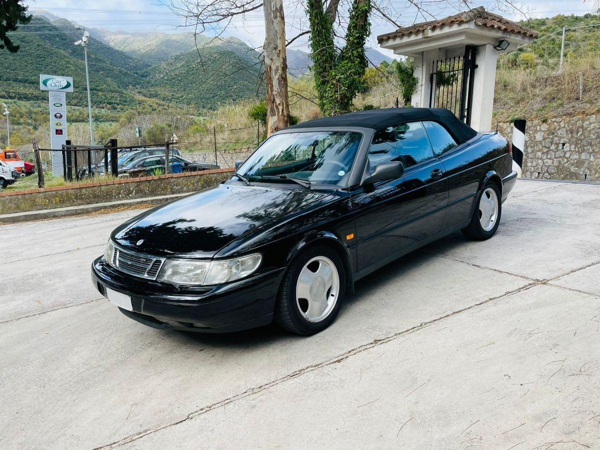 Saab 900