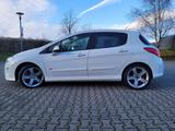 Volkswagen Peugeot 308 GTi 200 THP GTi - Volkswagen Polo: Kombi