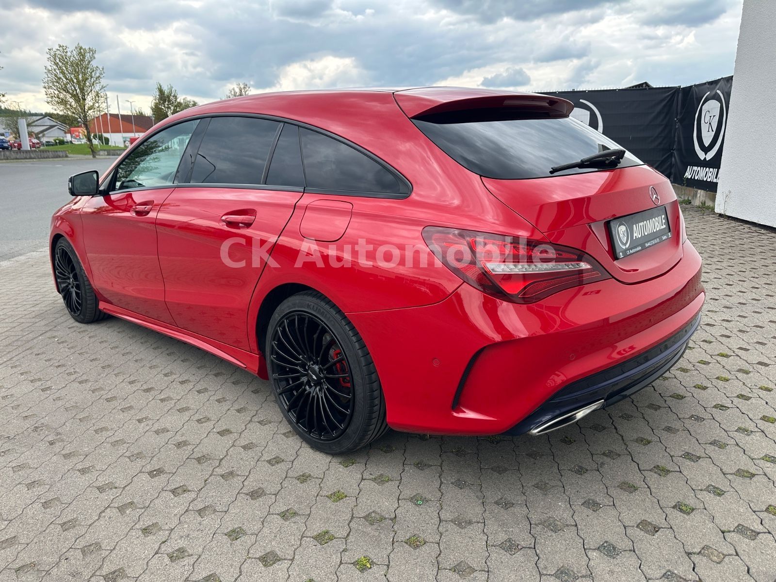 Fahrzeugabbildung Mercedes-Benz CLA 200 Shooting Brake AMG-Line/Night-Paket/LED