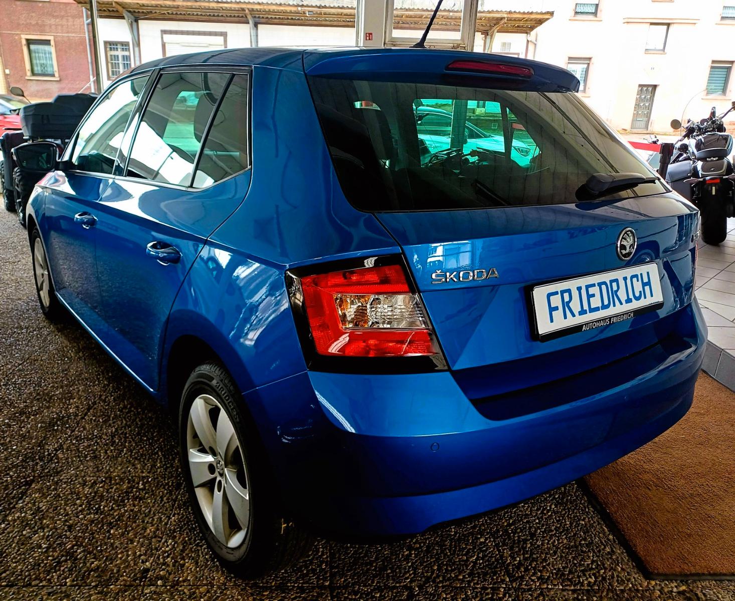 Skoda Fabia Style 1.2 TSI - PDC - SH -