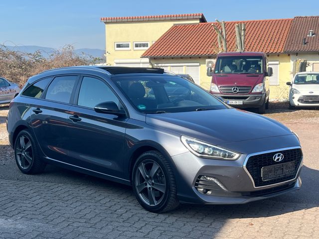 Hyundai i30 cw Passion +*SHZ*LHZ*PANO*BI-XENON*TOP