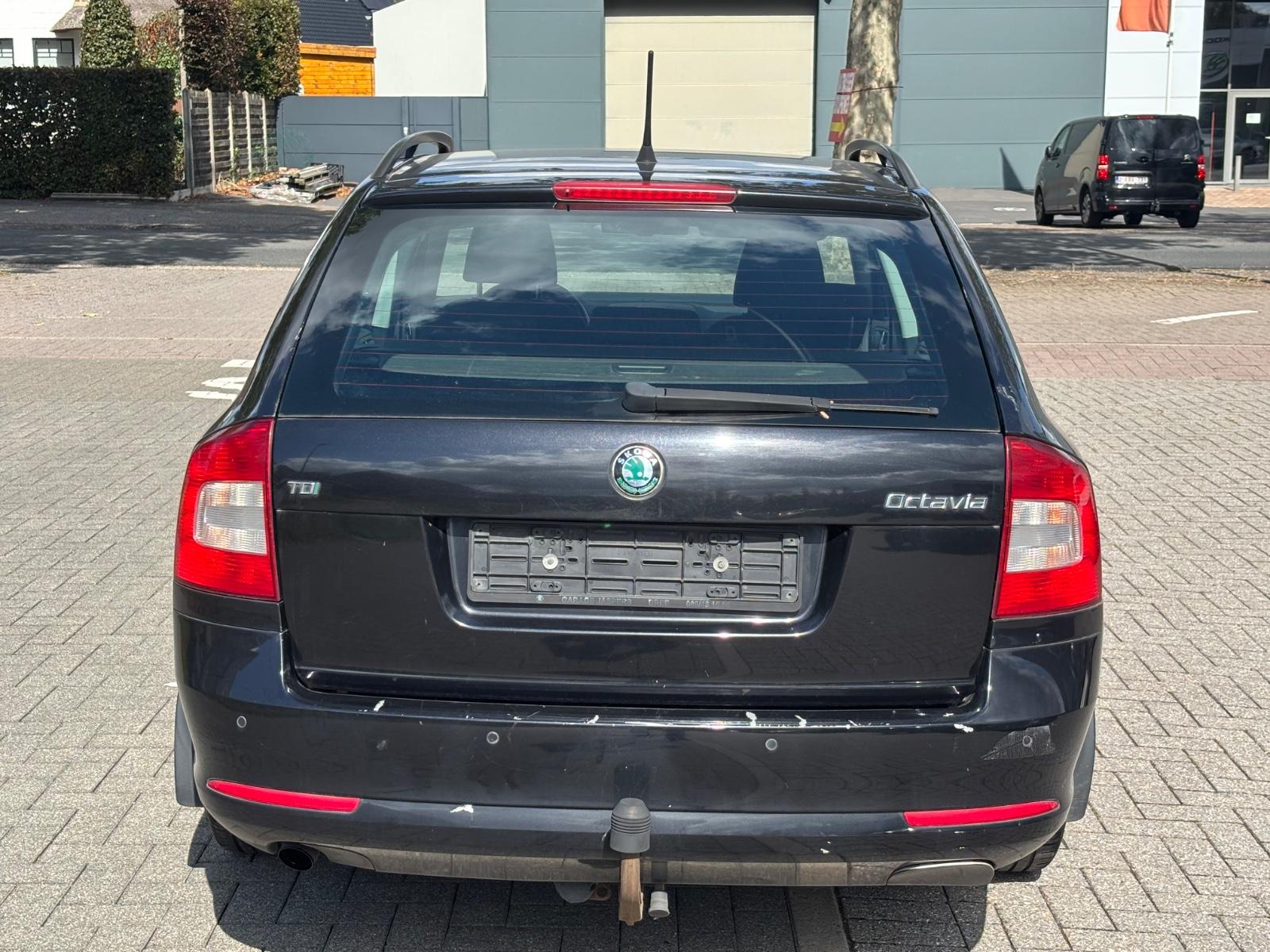 Skoda Octavia 2011 — photo 8