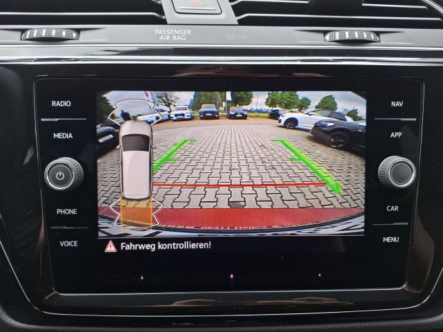 TOURAN 1.5 TSI DSG HIGHLINE AZV+NAVI+CAM+LED