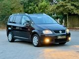 Volkswagen Touran Trendline/SHZ/KLIMA/PDC/TEMPOMAT/8FACH/ - Gebrauchtwagen in Mannheim bis 5.000 Euro